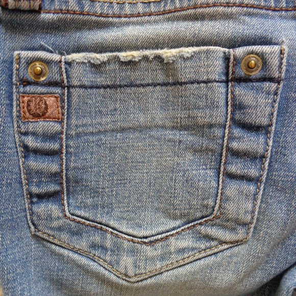 LOT 29 LIGHT WASH DISTRESSED JEANS SZ 5 - Picture 5 of 9